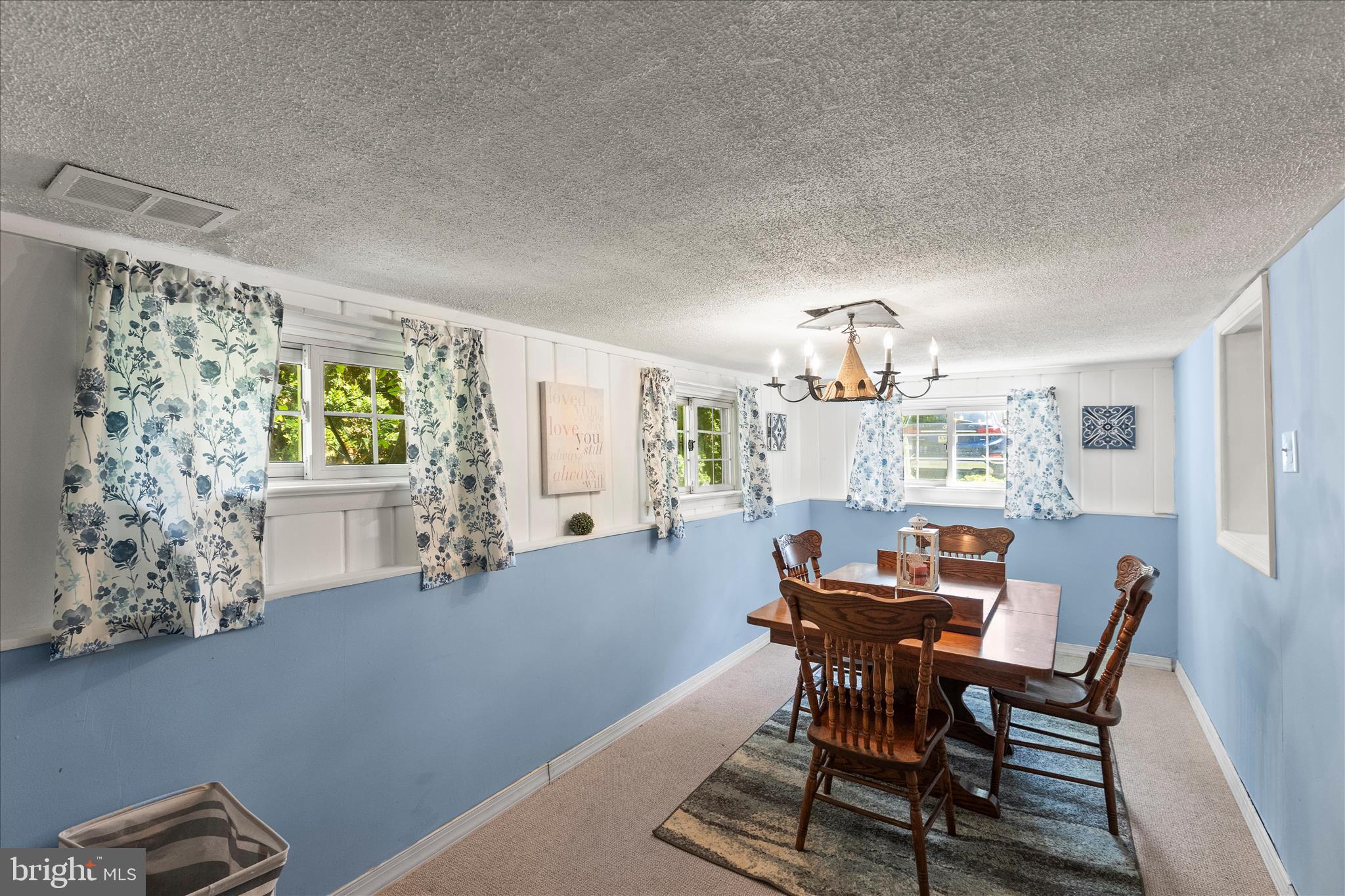 2963 Spring Valley Road Lancaster, PA 17601 - Photo 10 of 42 a dining room with furniture and window