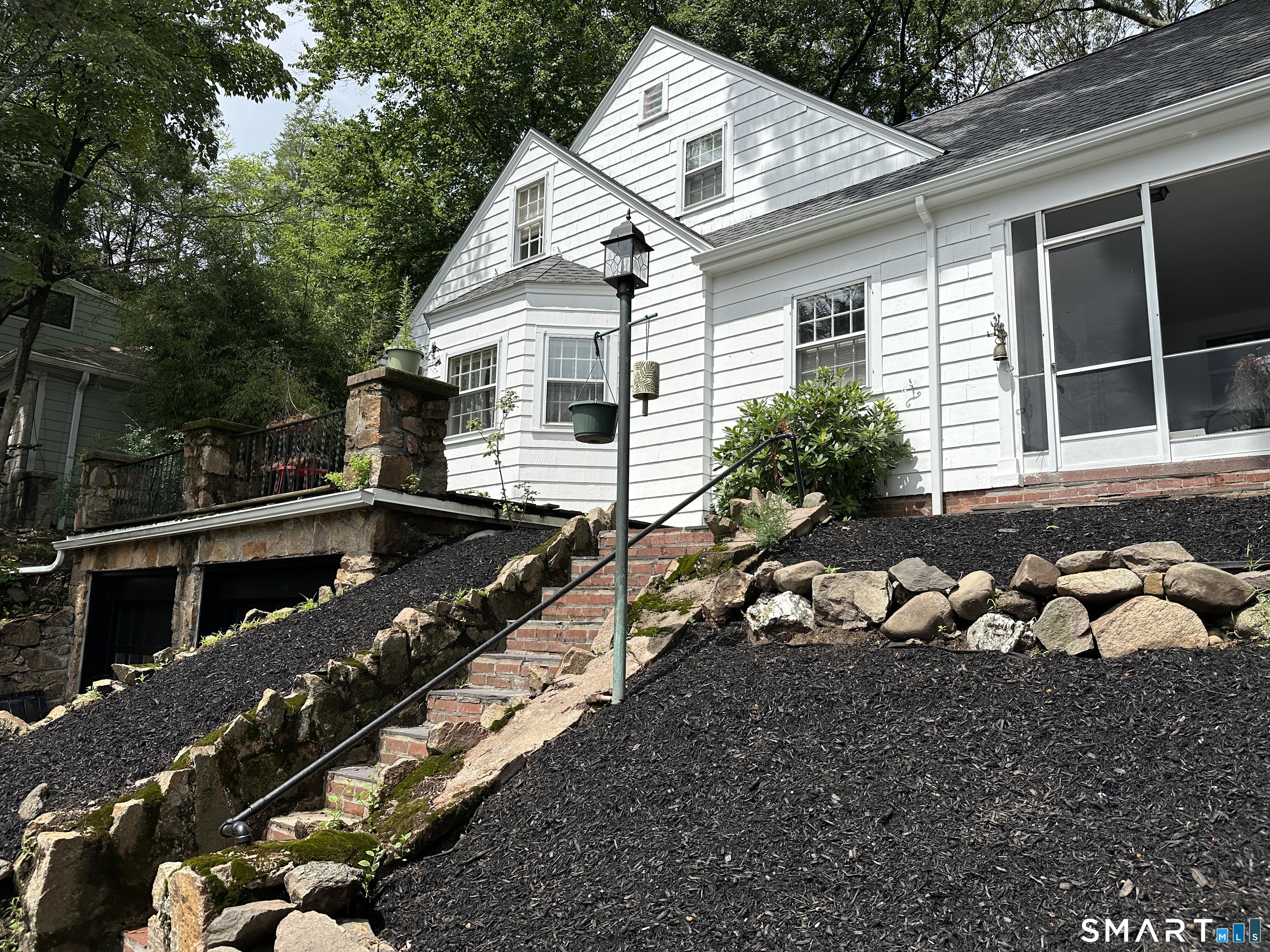 95 Hemlock Road New Haven, CT 06515 - Photo 1 of 26 Gallery Image 1