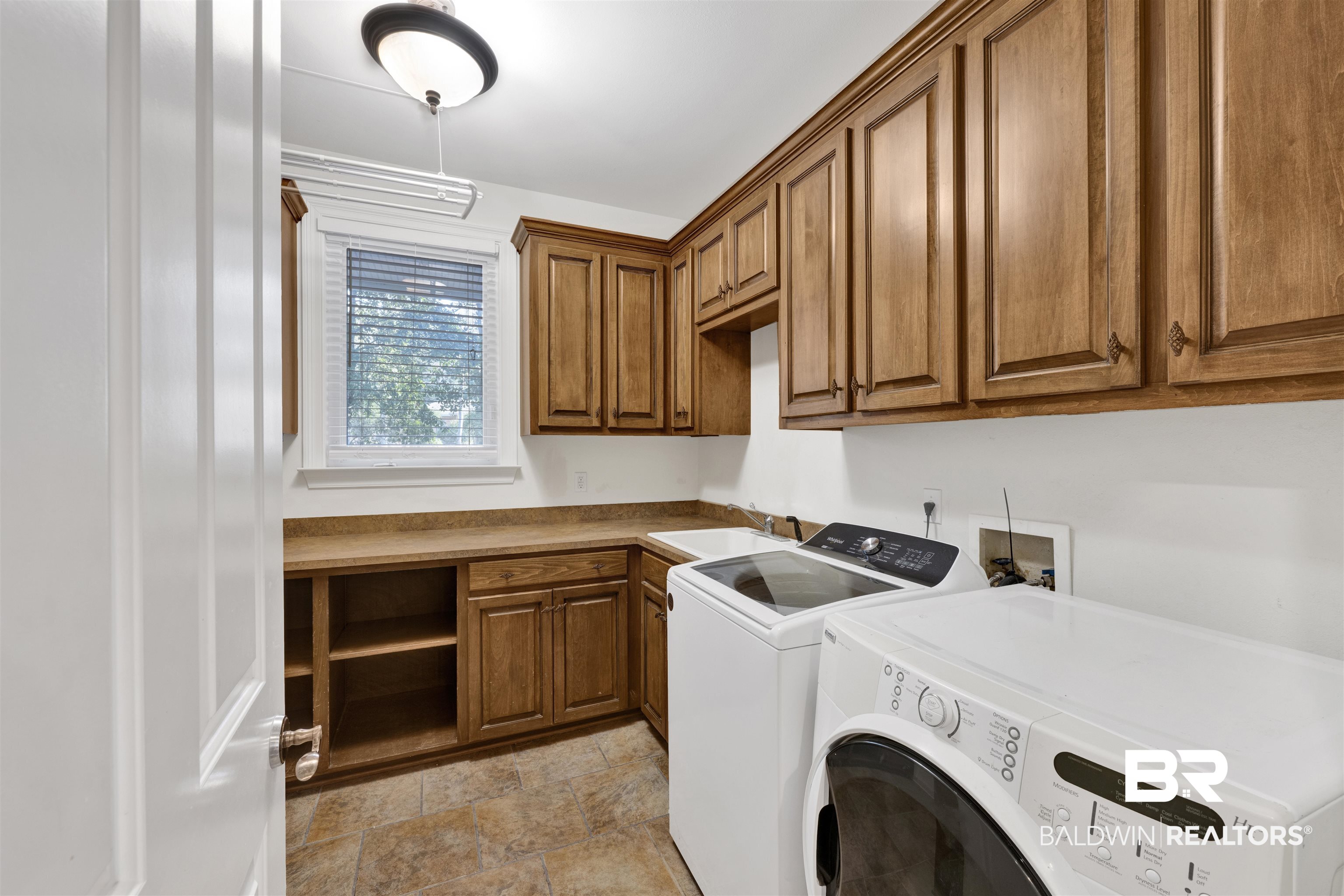 37 Signal Hill Road Spanish Fort, AL 36527 - Photo 28 of 50 Laundry room with built ins