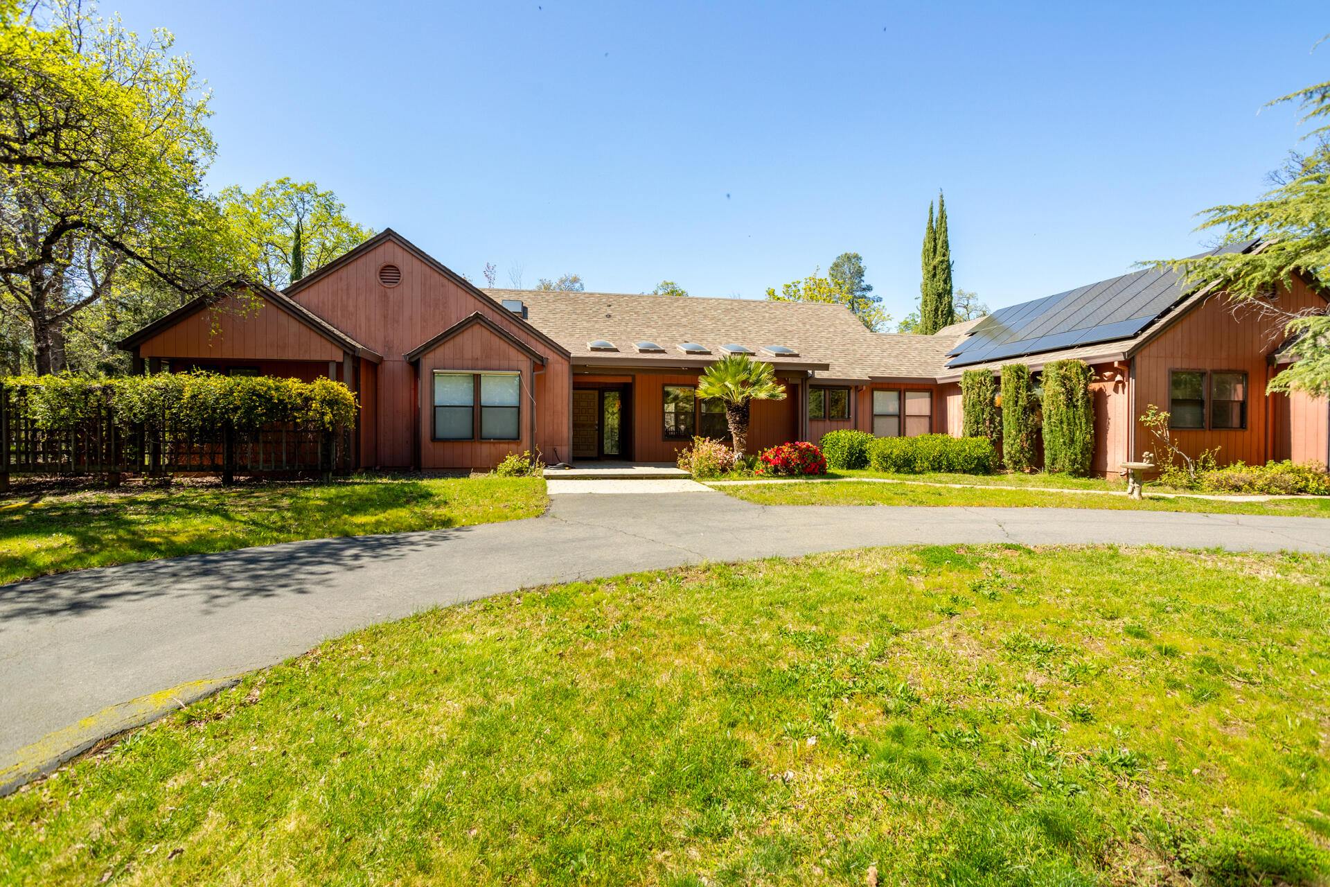 16093 Montgomery Ranch Road Redding, CA 96001 - Photo 1 of 35 Front