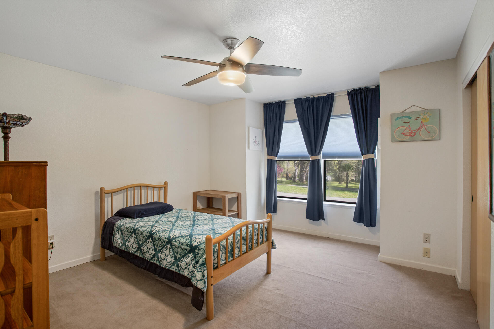 16093 Montgomery Ranch Road Redding, CA 96001 - Photo 15 of 35 Bedroom 3
