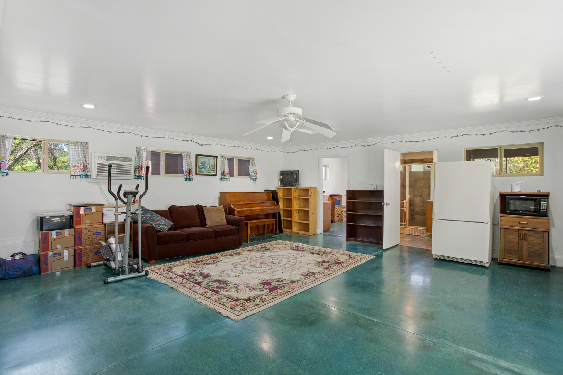 16093 Montgomery Ranch Road Redding, CA 96001 - Photo 19 of 35 Guest Unit