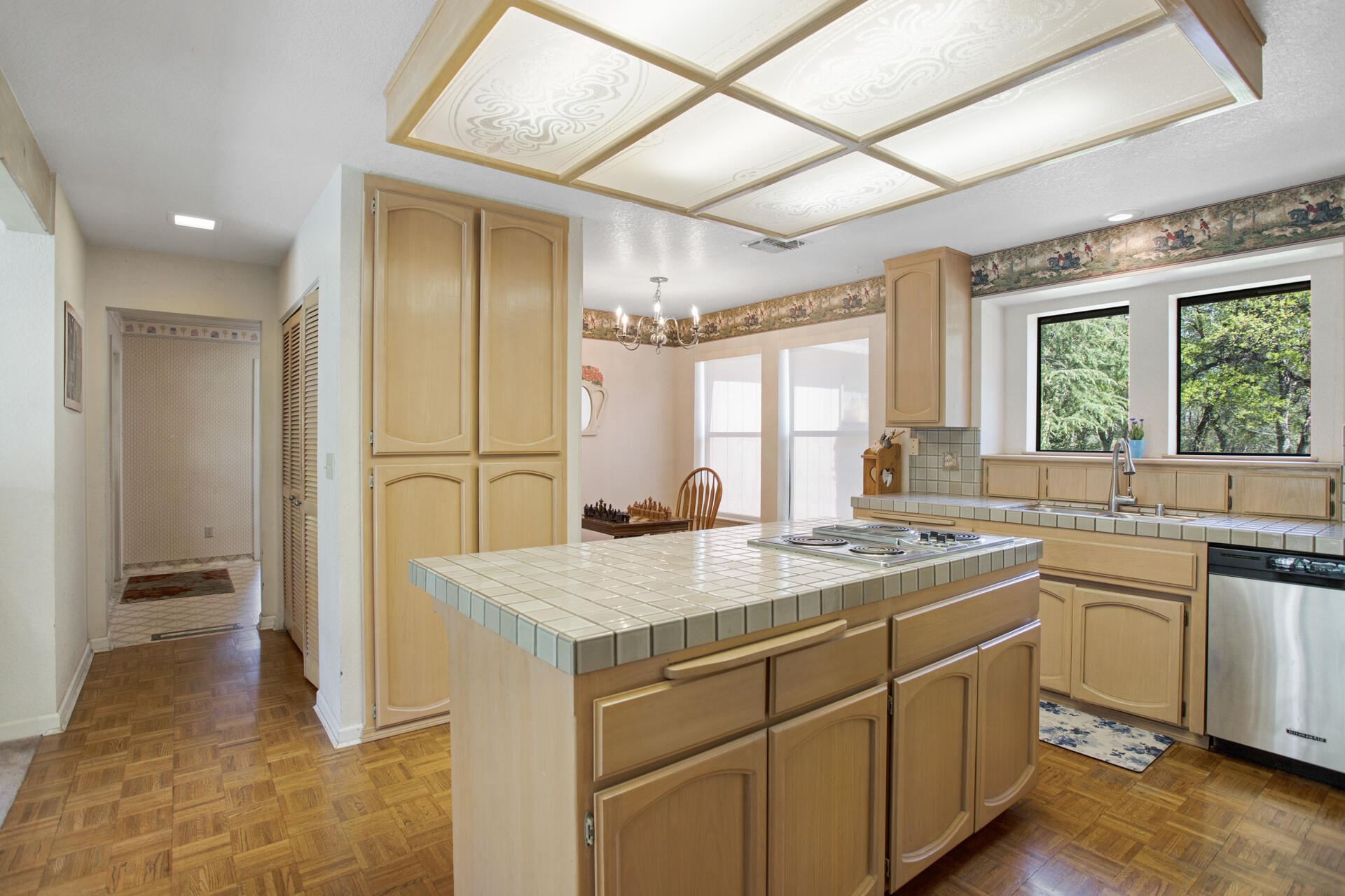 16093 Montgomery Ranch Road Redding, CA 96001 - Photo 6 of 35 Kitchen