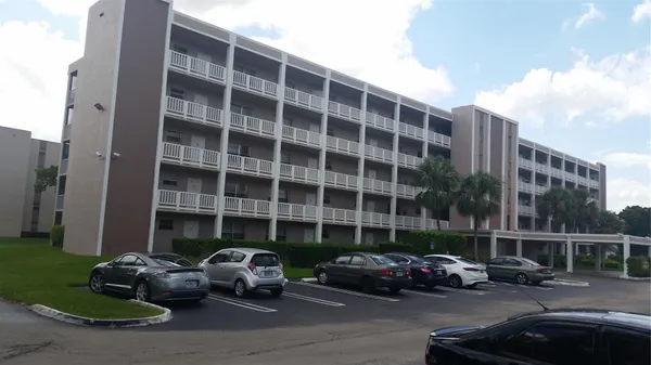 $2,050 | 8720 Shadow Wood Boulevard, Unit 206, Coral Springs, FL 33071