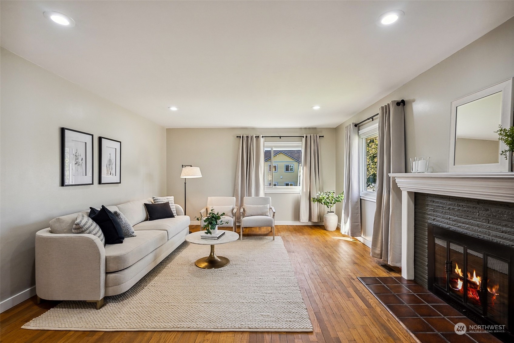 3556 Southwest 98th Street Seattle, WA 98126 - Photo 3 of 26 Gallery Image 3