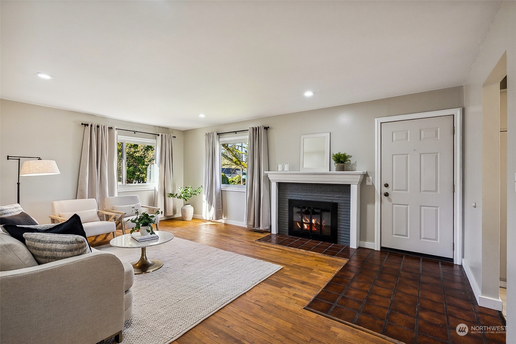 3556 Southwest 98th Street Seattle, WA 98126 - Photo 4 of 26 Gallery Image 4
