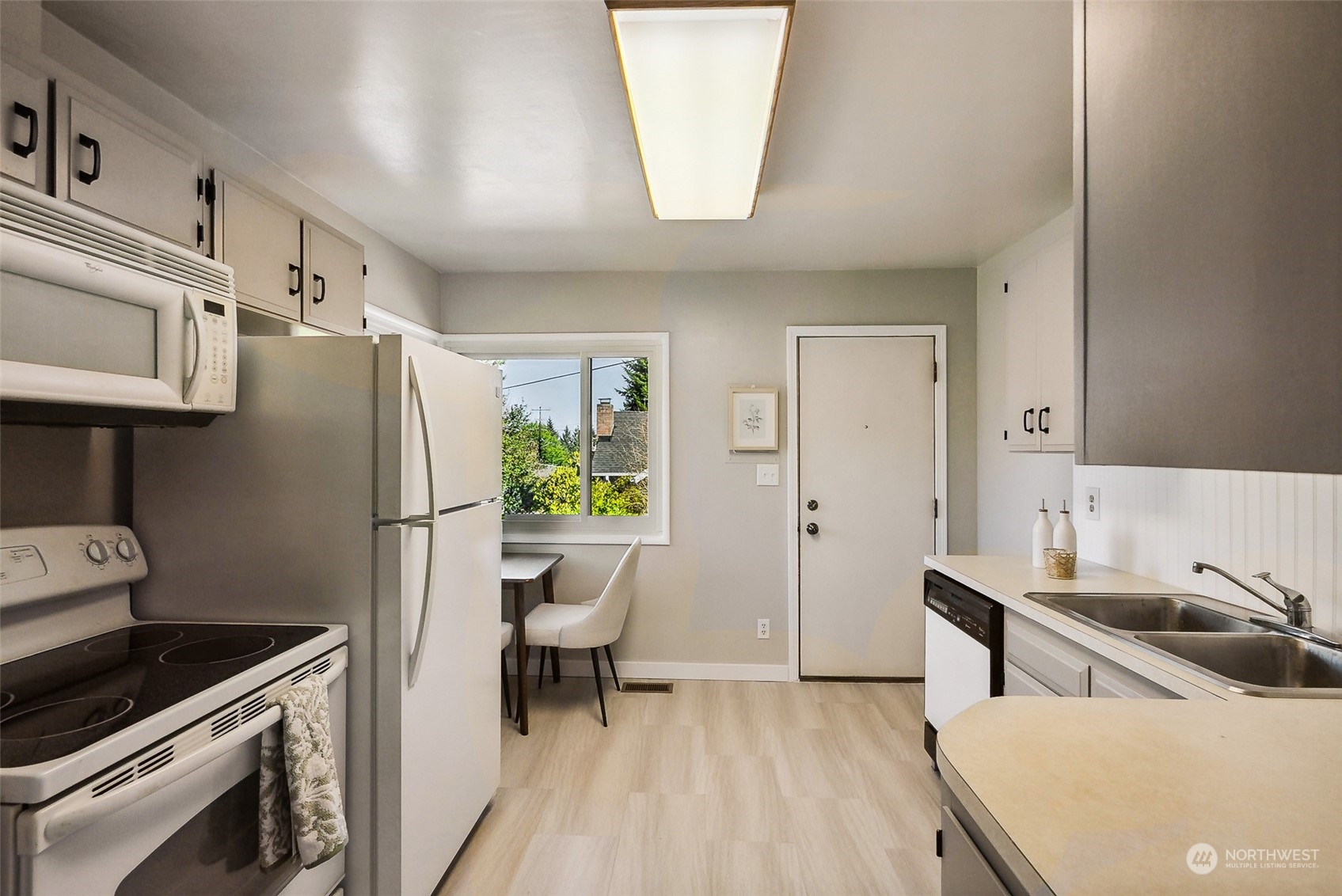 3556 Southwest 98th Street Seattle, WA 98126 - Photo 5 of 26 Gallery Image 5