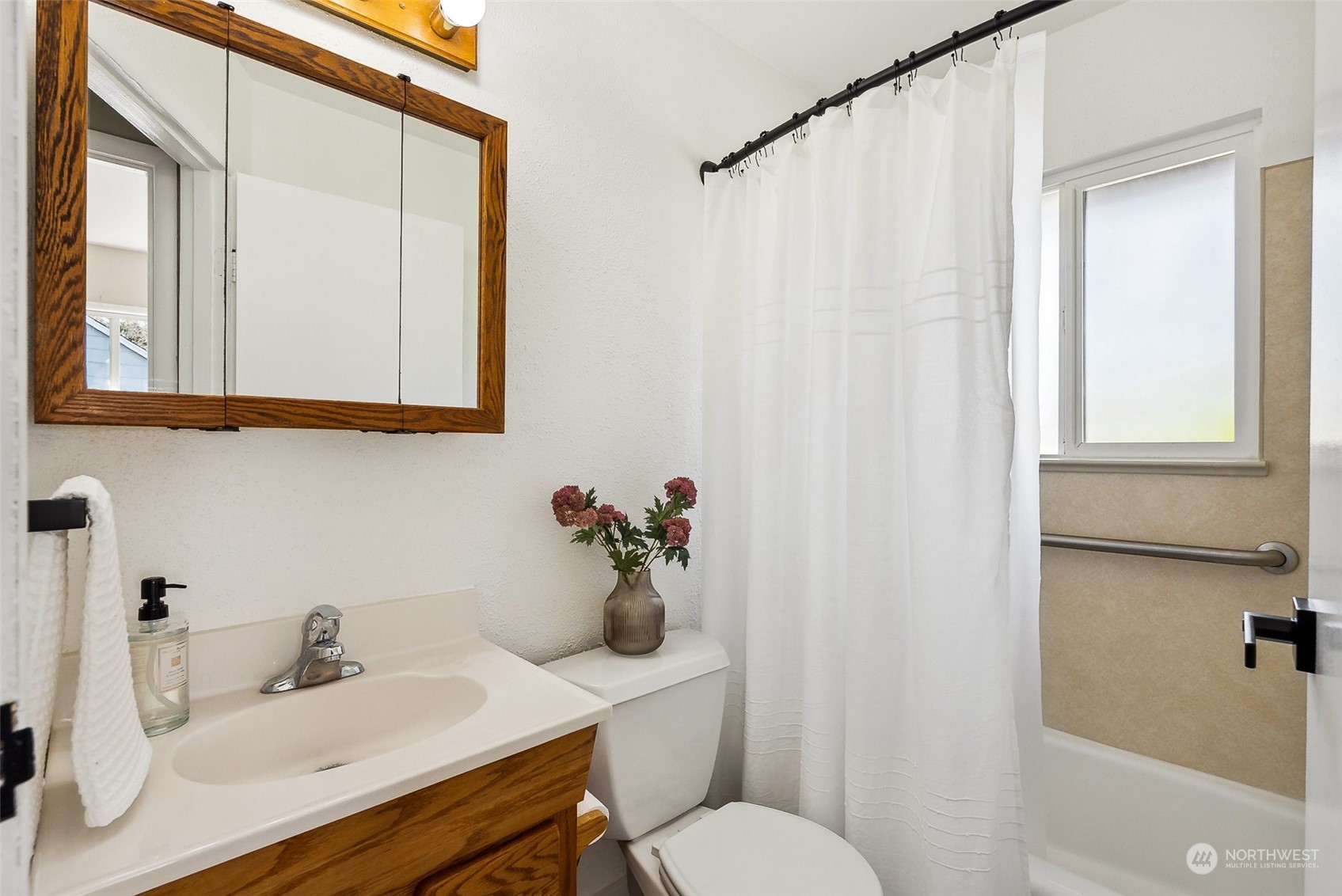 3556 Southwest 98th Street Seattle, WA 98126 - Photo 10 of 26 Gallery Image 10