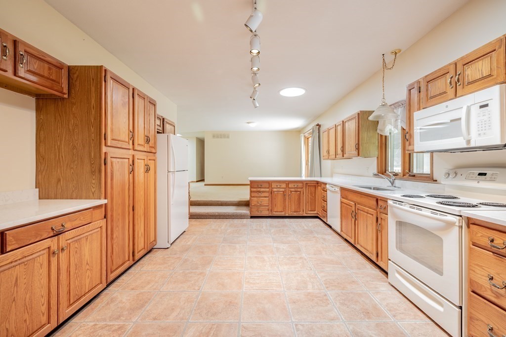 41 Honey Pot Road Southwick, MA 01077 - Photo 11 of 30 Gallery Image 11