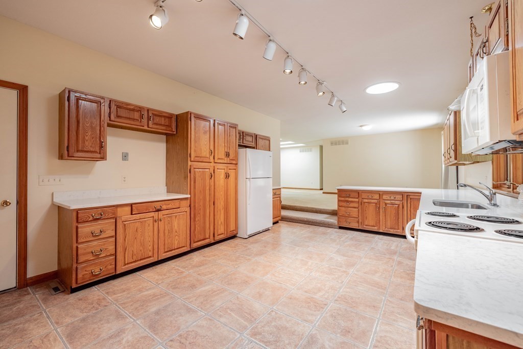 41 Honey Pot Road Southwick, MA 01077 - Photo 12 of 30 Gallery Image 12