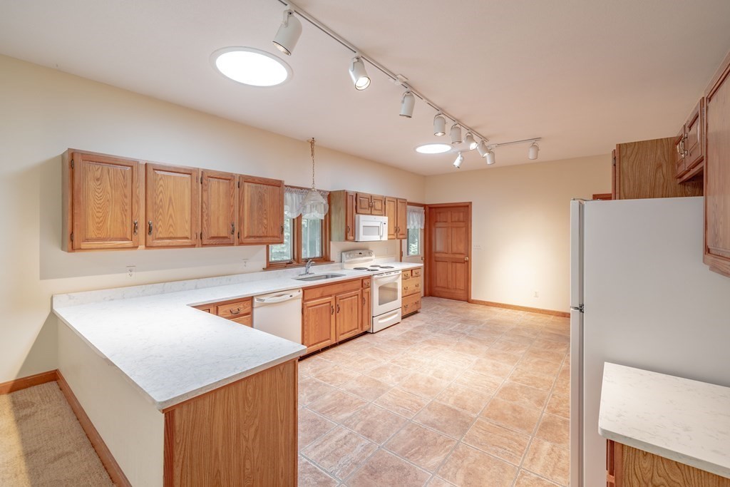 41 Honey Pot Road Southwick, MA 01077 - Photo 8 of 30 Gallery Image 8