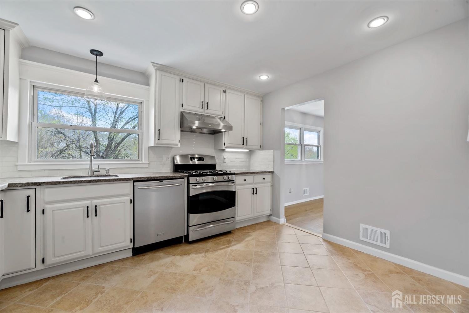 22 Marlow Road East Brunswick, NJ 08816 - Photo 6 of 29 Gallery Image 6