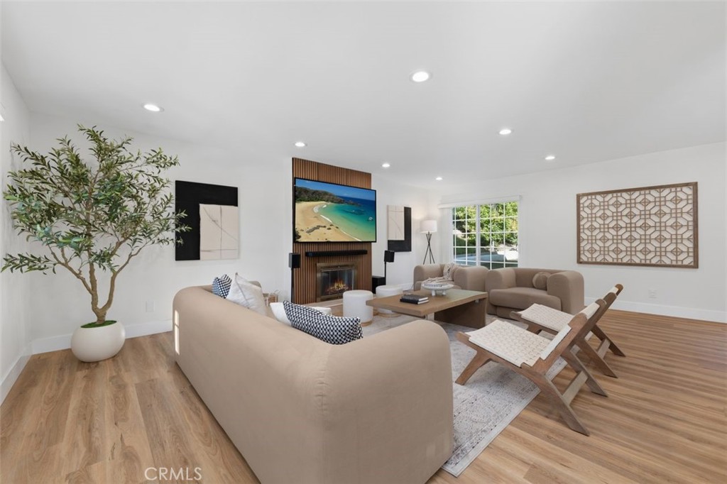 22534 Liberty Bell Road Calabasas, CA 91302 - Photo 8 of 41