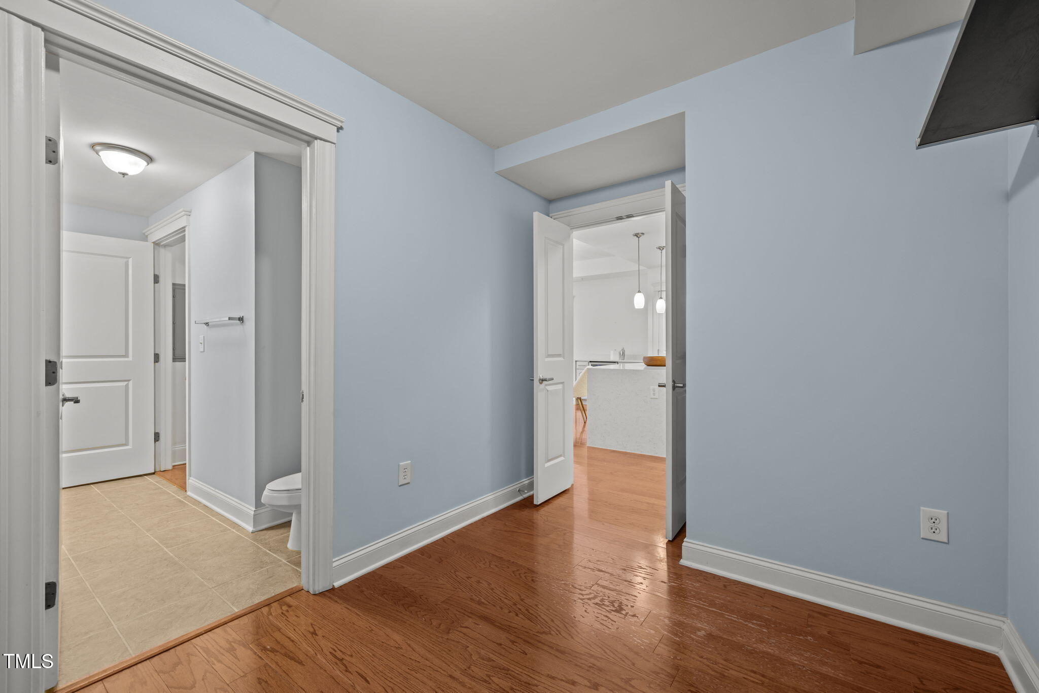 222 Glenwood Avenue, Unit 313 Raleigh, NC 27603 - Photo 25 of 51 28-web-or-mls-5Z8A2139