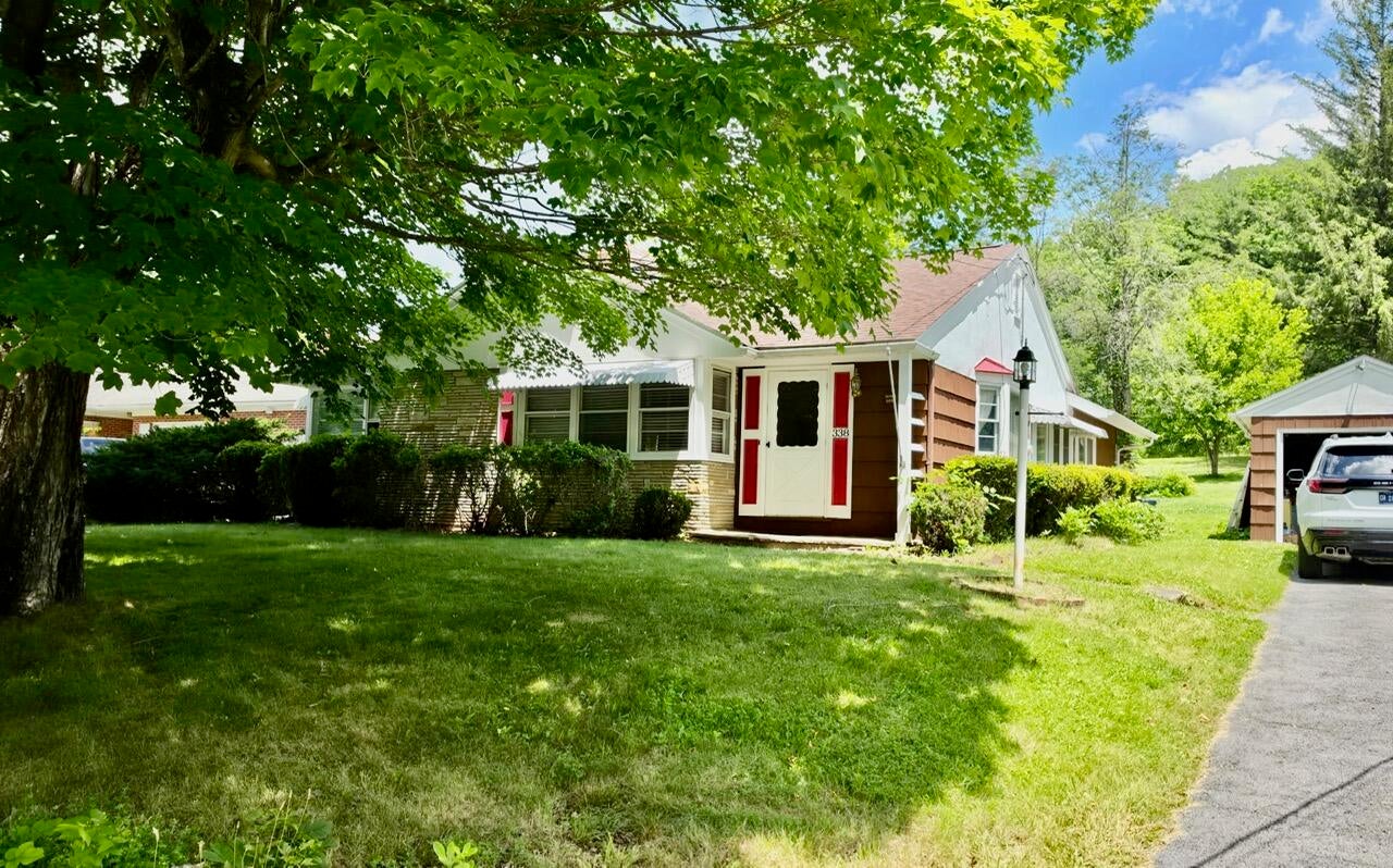 338 Rowan Road White Sulphur Springs, WV 24986 - Photo 3 of 52 Gallery Image 3