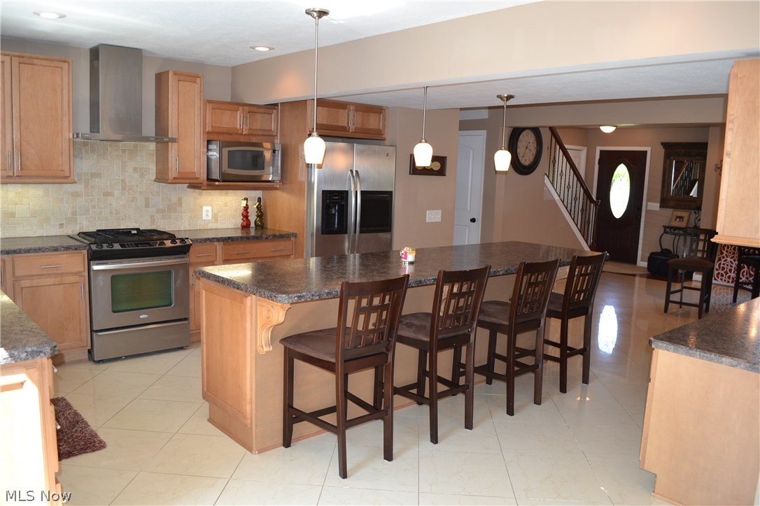 588 Miner Road Cleveland, OH 44143 - Photo 10 of 35