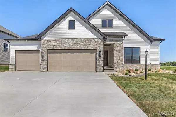 $689,000 | 3114 Ashville Drive, Glen Carbon, IL 62034