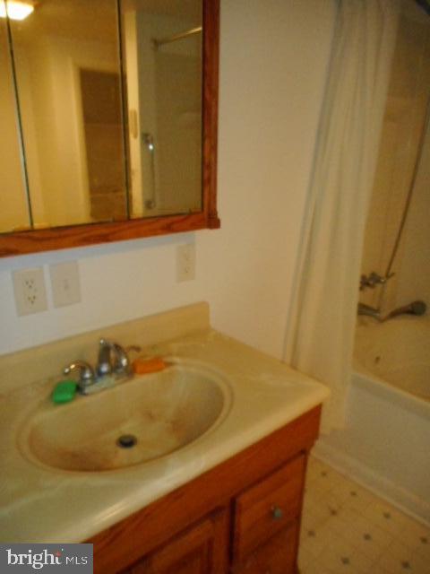 5668 Pine Road Thomasville, PA 17364 - Photo 18 of 32 Full Bath 1