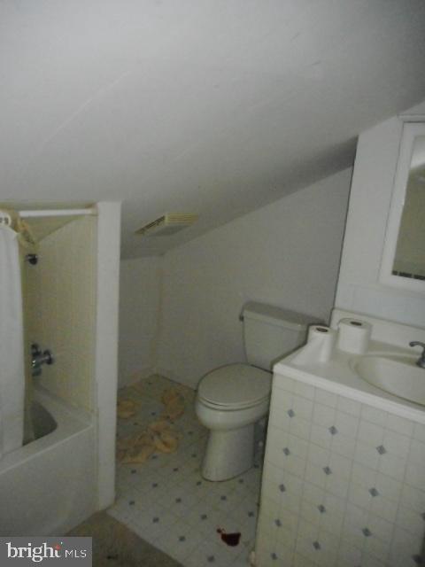 5668 Pine Road Thomasville, PA 17364 - Photo 24 of 32 Full Bath 2