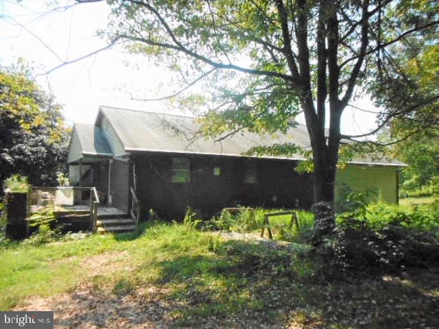 5668 Pine Road Thomasville, PA 17364 - Photo 4 of 32 Back View