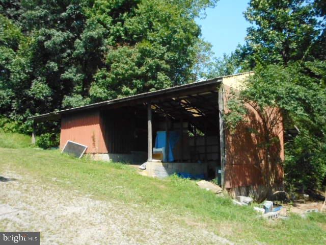 5668 Pine Road Thomasville, PA 17364 - Photo 7 of 32 Detached Garage