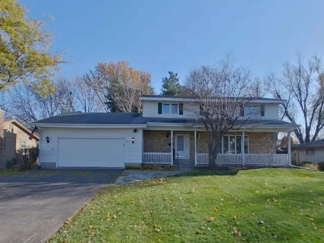 $2,479 | 931 Market Street South, Shakopee, MN 55379