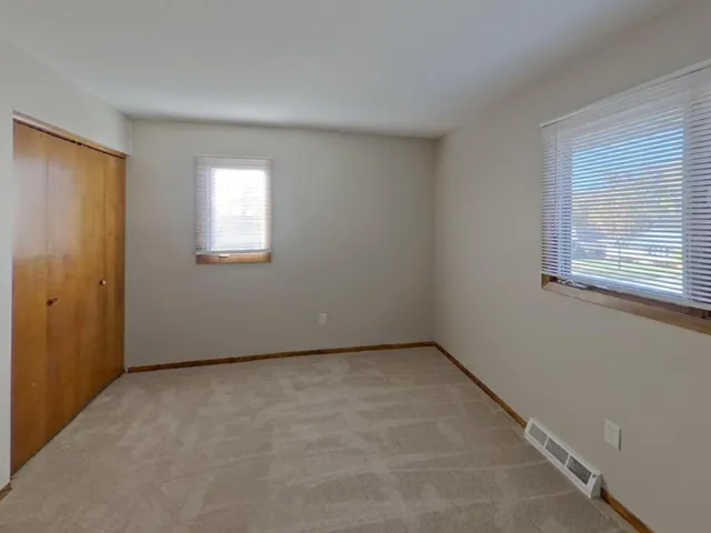 $2,599 | 931 Market Street South, Shakopee, MN 55379