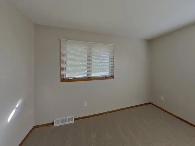 $2,599 | 931 Market Street South, Shakopee, MN 55379