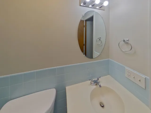 $2,599 | 931 Market Street South, Shakopee, MN 55379