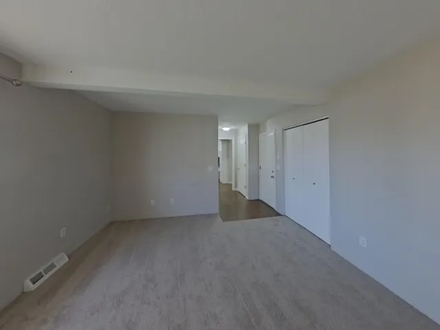 $2,599 | 931 Market Street South, Shakopee, MN 55379