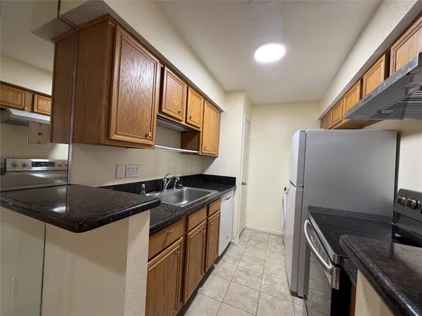 $1,000 | 2120 Wilcrest Drive, Unit 121, Houston, TX 77077