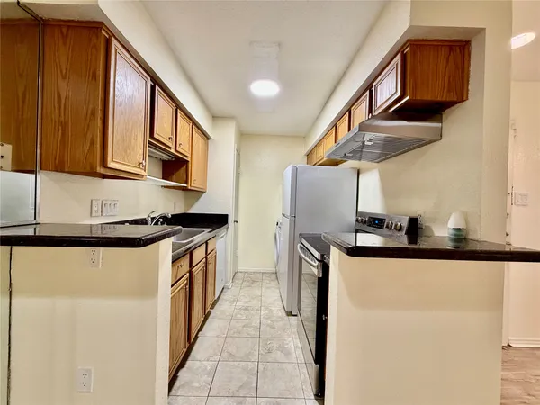 $1,000 | 2120 Wilcrest Drive, Unit 121, Houston, TX 77077