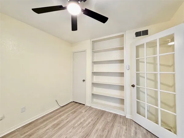 $1,000 | 2120 Wilcrest Drive, Unit 121, Houston, TX 77077