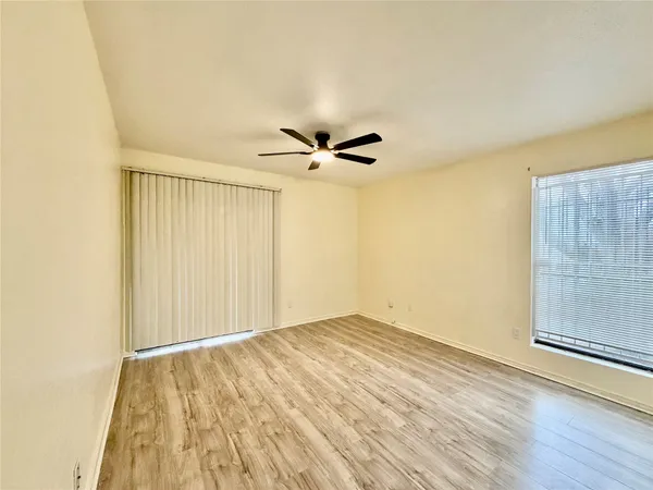 $1,000 | 2120 Wilcrest Drive, Unit 121, Houston, TX 77077