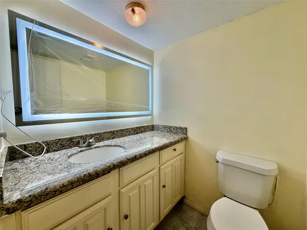 $1,000 | 2120 Wilcrest Drive, Unit 121, Houston, TX 77077