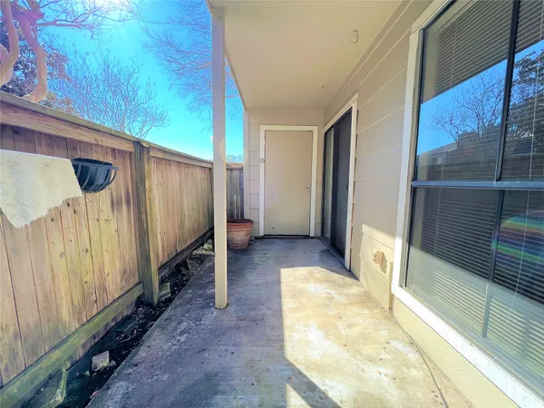$1,000 | 2120 Wilcrest Drive, Unit 121, Houston, TX 77077
