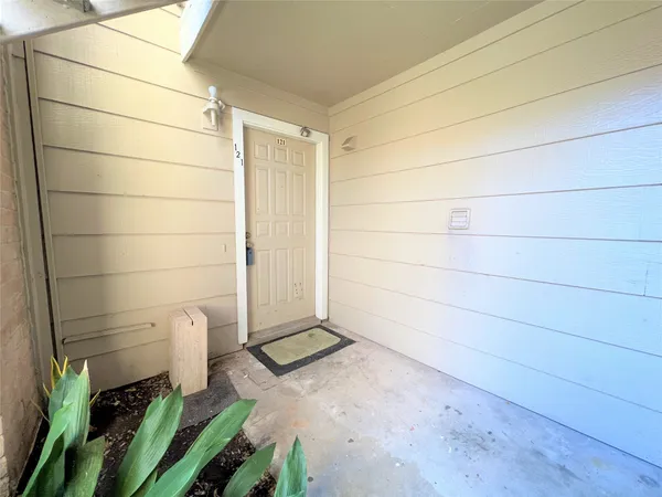 $1,000 | 2120 Wilcrest Drive, Unit 121, Houston, TX 77077