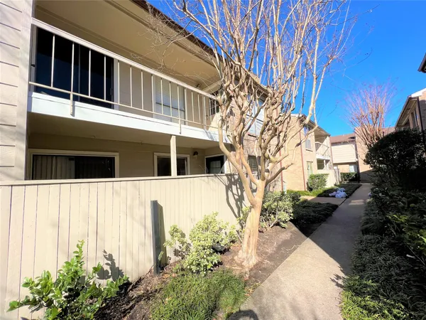 $1,000 | 2120 Wilcrest Drive, Unit 121, Houston, TX 77077