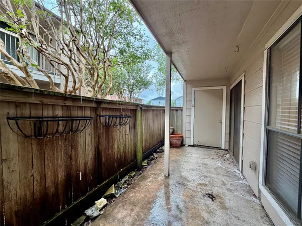 $1,000 | 2120 Wilcrest Drive, Unit 121, Houston, TX 77077