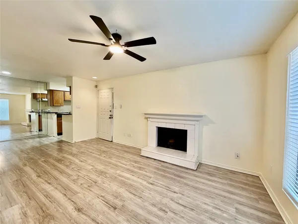 $1,000 | 2120 Wilcrest Drive, Unit 121, Houston, TX 77077