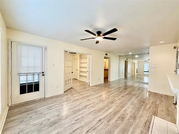 $1,000 | 2120 Wilcrest Drive, Unit 121, Houston, TX 77077