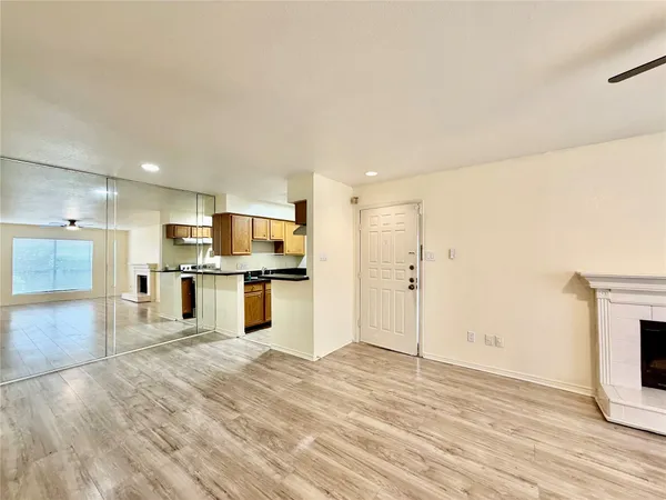 $1,000 | 2120 Wilcrest Drive, Unit 121, Houston, TX 77077