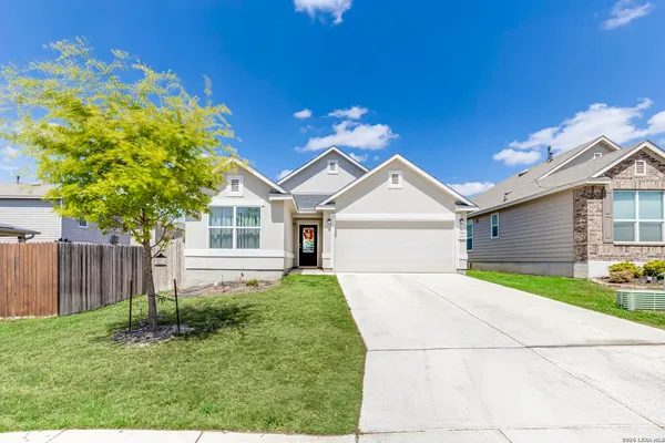 $1,900 | 14667 Semele View, San Antonio, TX 78245