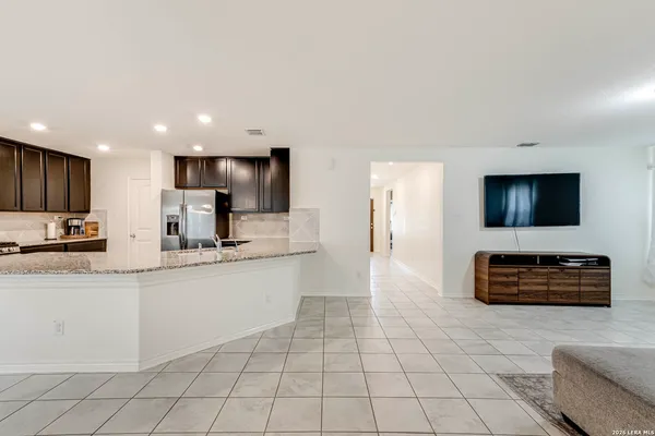 $1,900 | 14667 Semele View, San Antonio, TX 78245