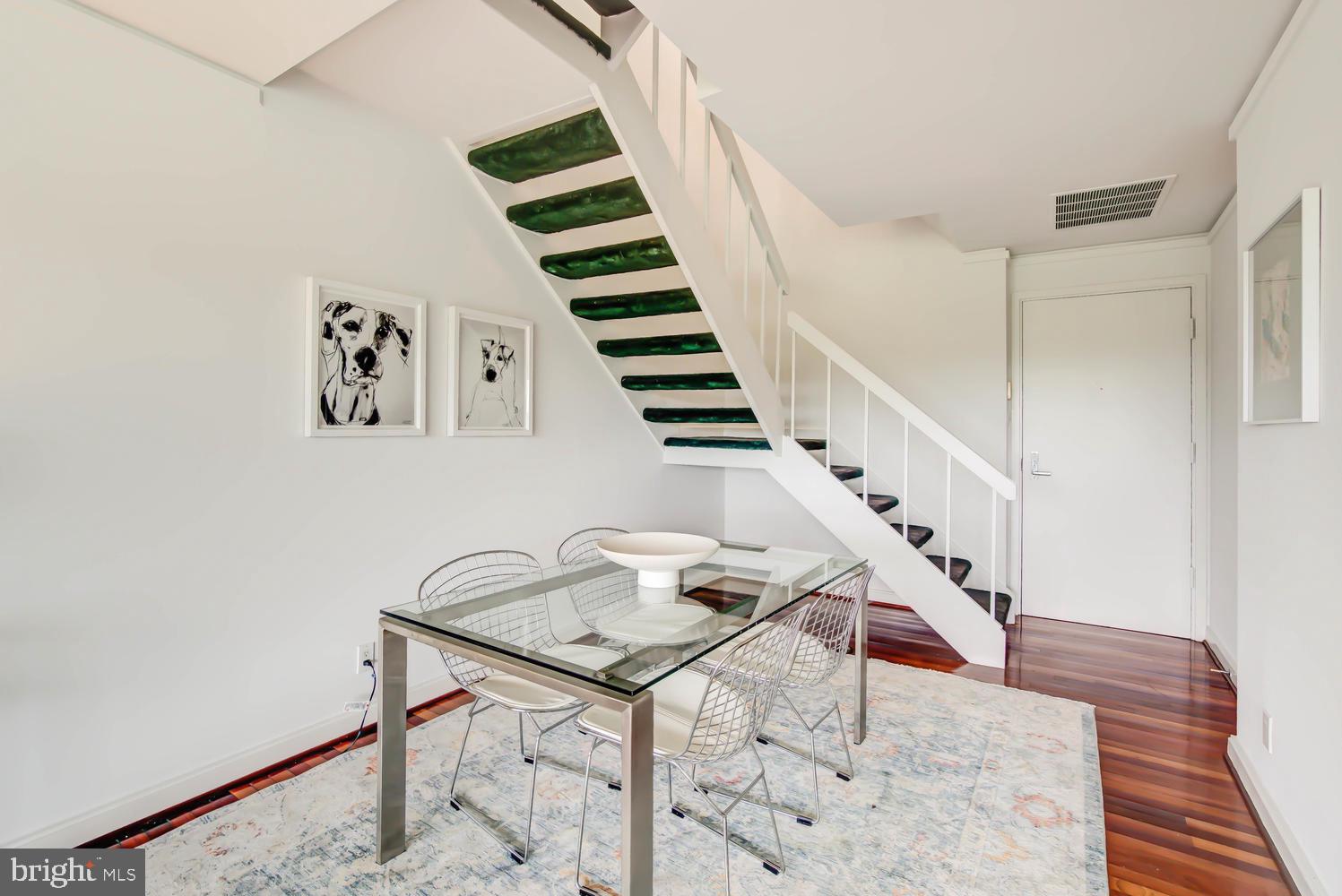 2501 M Street Northwest, Unit 722 Washington, DC 20037 - Photo 11 of 39 Dining space