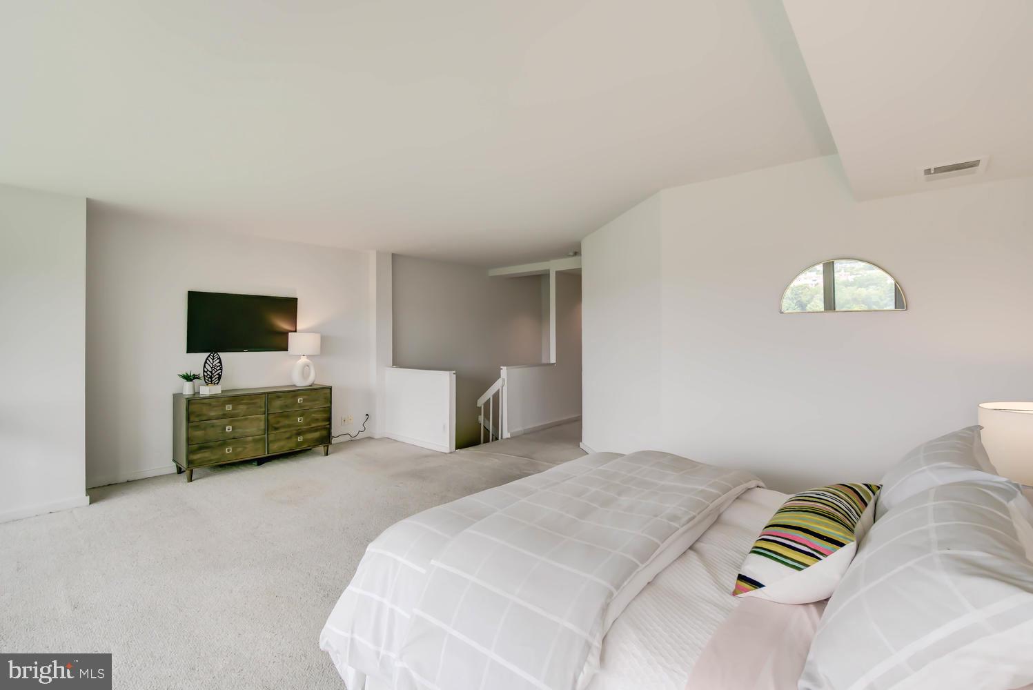 2501 M Street Northwest, Unit 722 Washington, DC 20037 - Photo 20 of 39