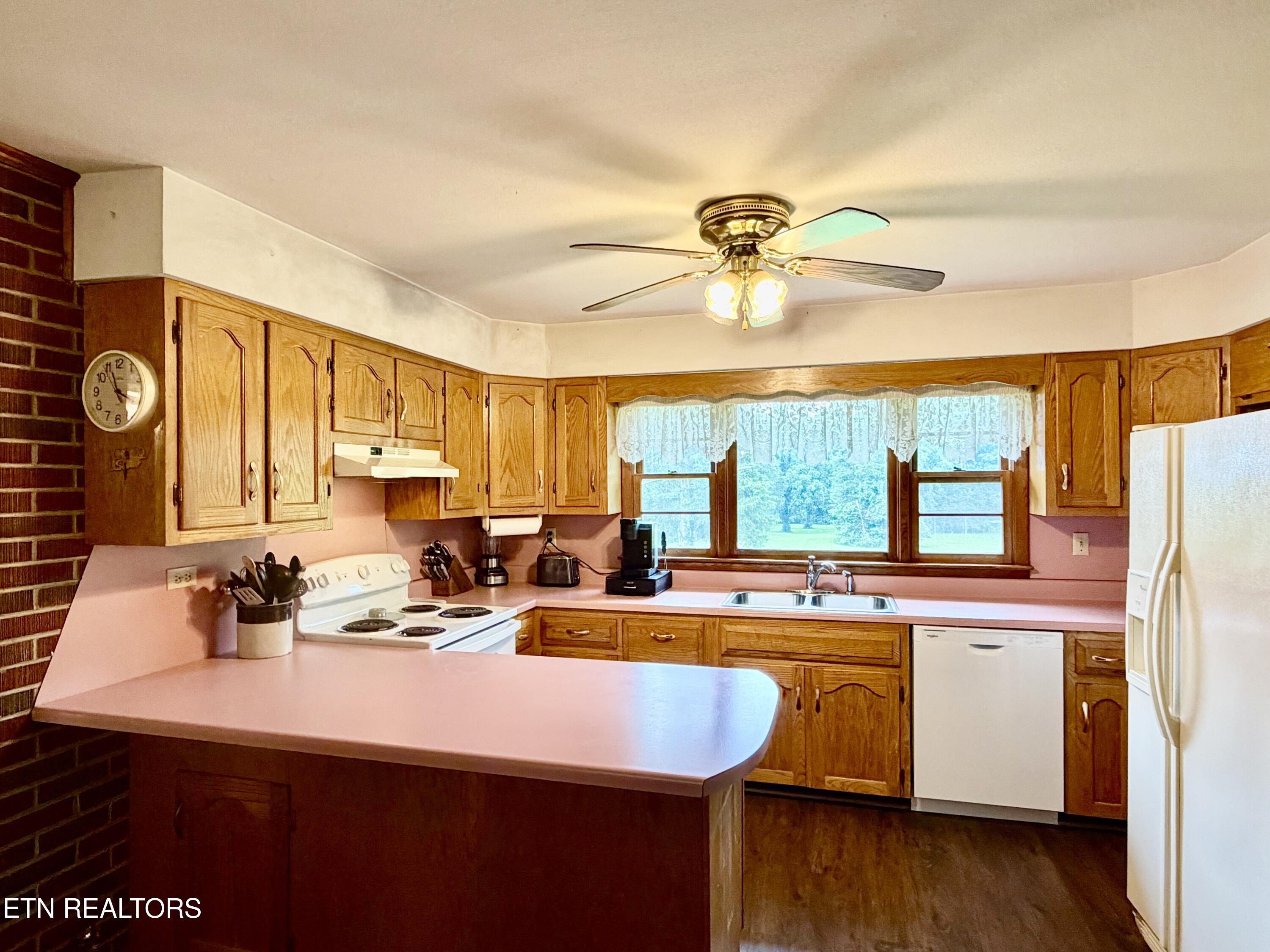 371 Pinecrest Road Jacksboro, TN 37757 - Photo 14 of 48 IMG_3263