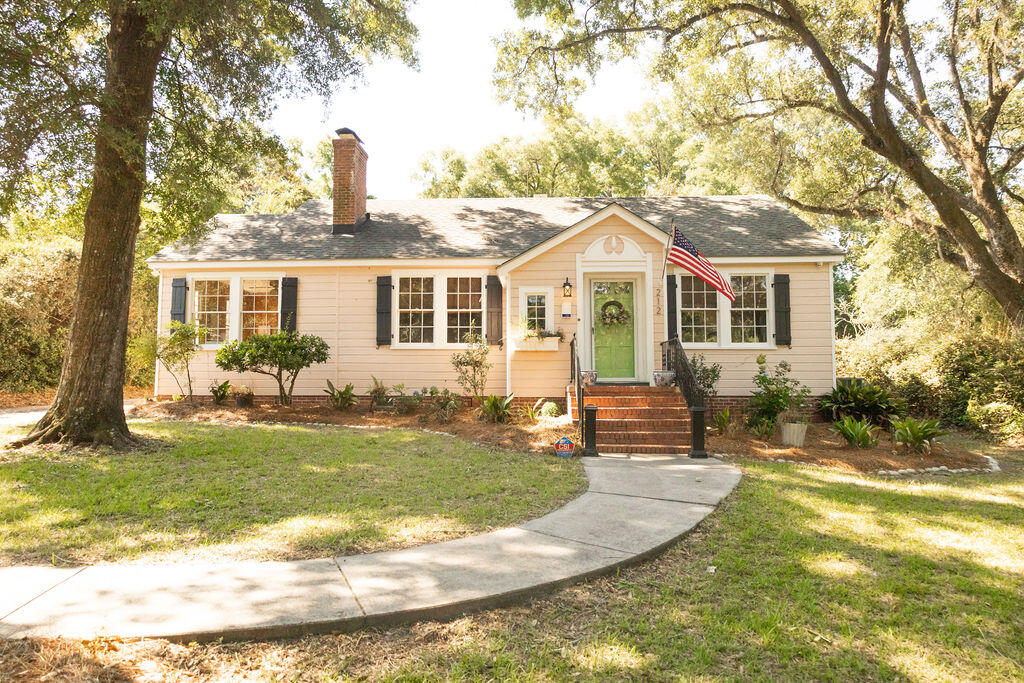 212 Valley Street Walterboro, SC 29488 - Photo 4 of 32 3T6A6469