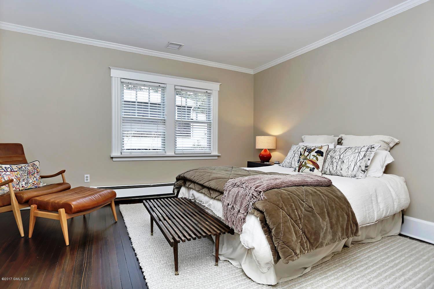 30 Chapel Lane Riverside, CT 06878 - Photo 16 of 37 Double Bedroom w walk-in closet