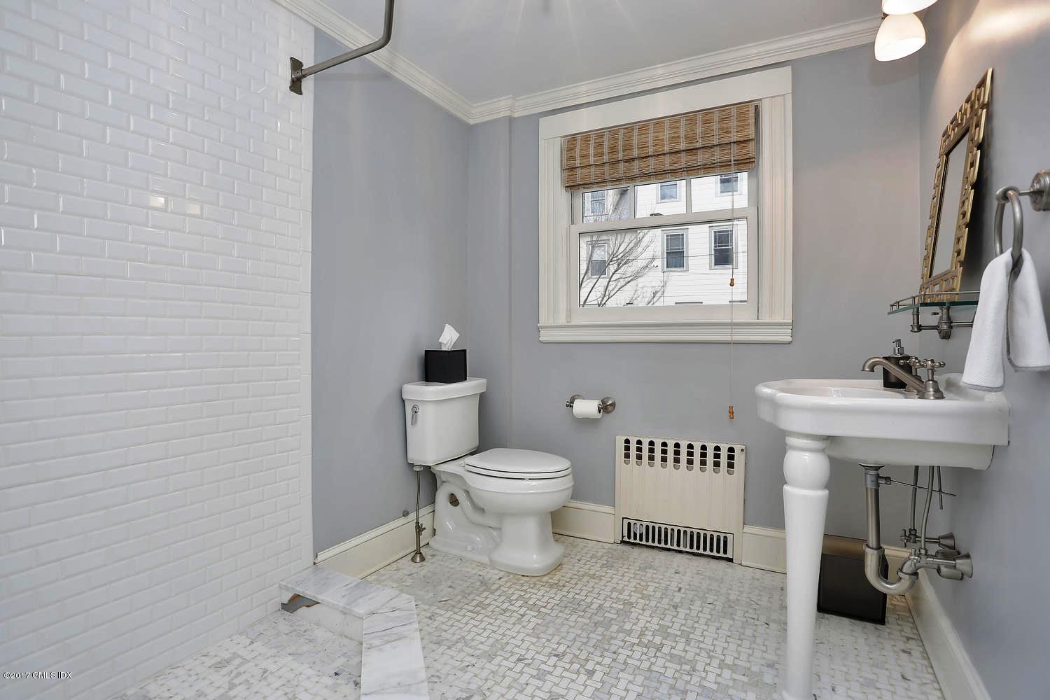 30 Chapel Lane Riverside, CT 06878 - Photo 17 of 37 First floor full bath